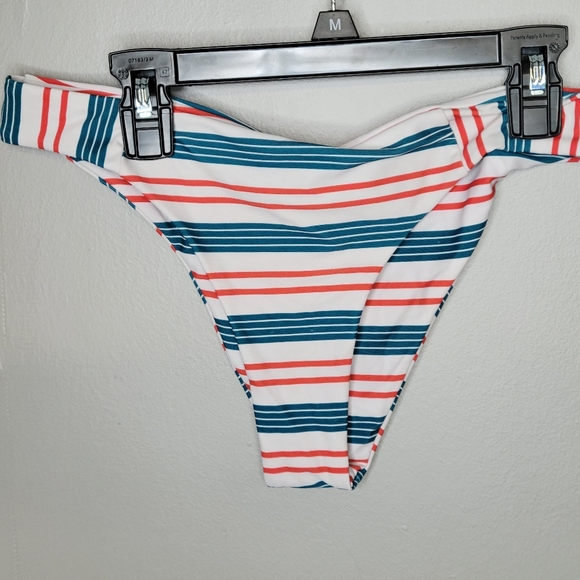 Cupshe Bikini Set Medium - Picture 7 of 9